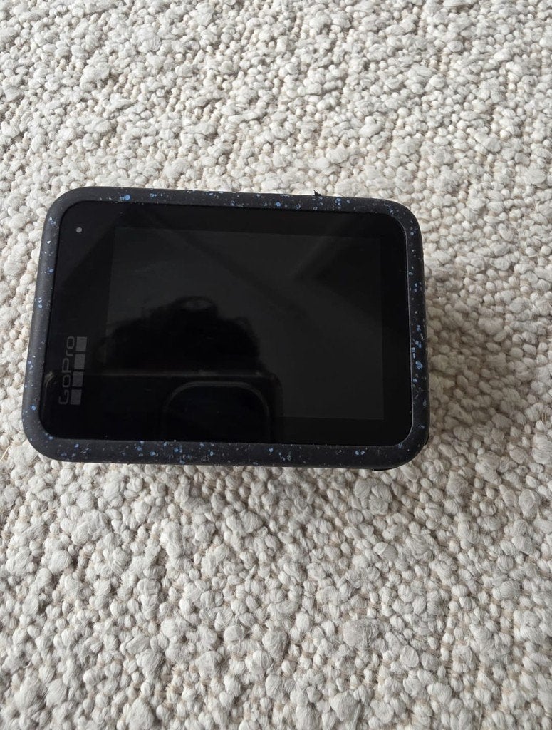 Foto 7 van GoPro Hero 12 Black + 4 accu´s en nekmount