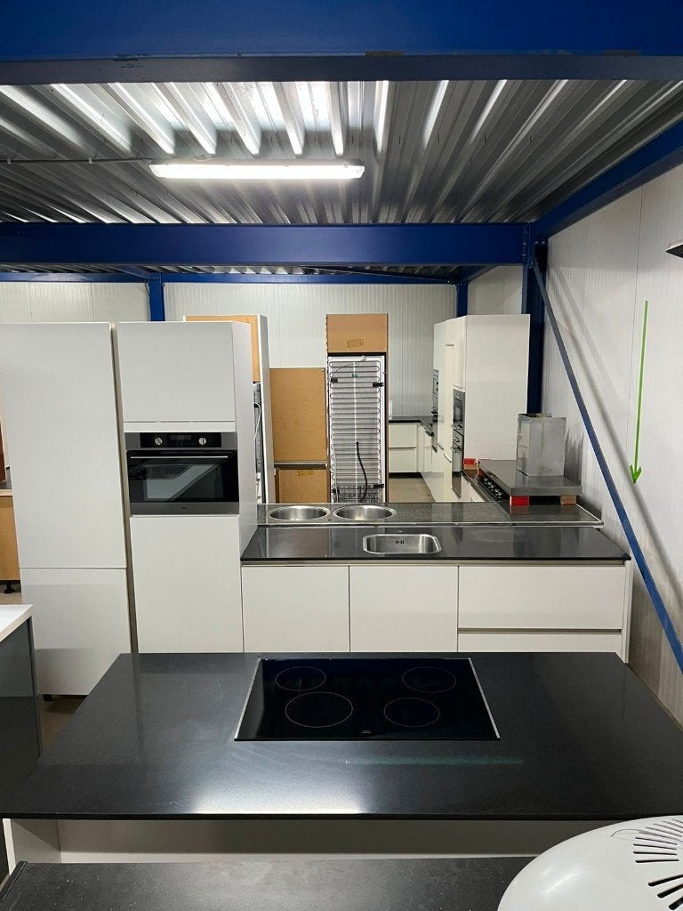 Complete keuken met APP 120Keukens op voorraad Nr. 2967