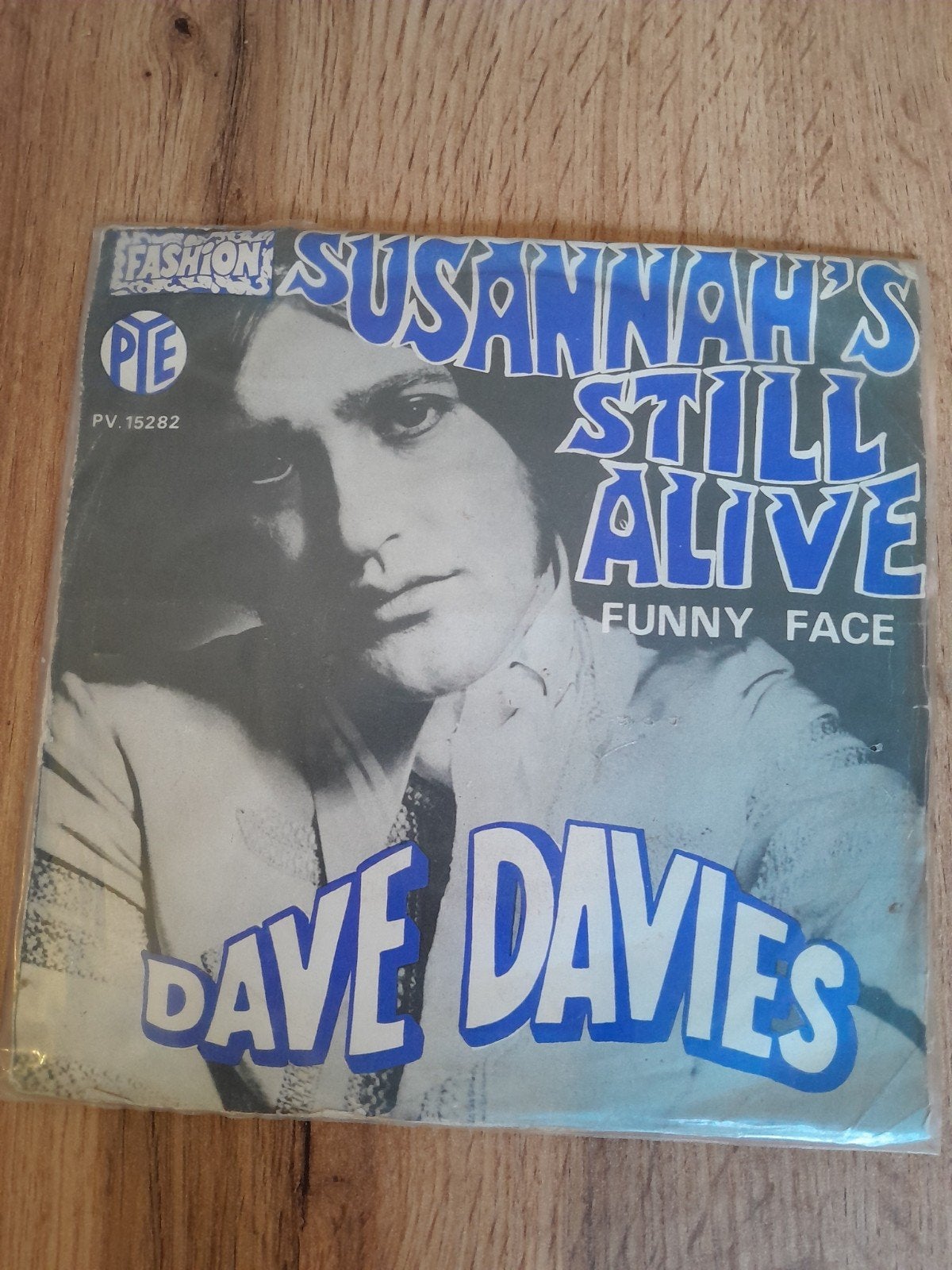 Dave davies 7 inch Susannah,s still alive, Ophalen of Verzenden, Zo goed als nieuw, Overige formaten, Levenslied of Smartlap