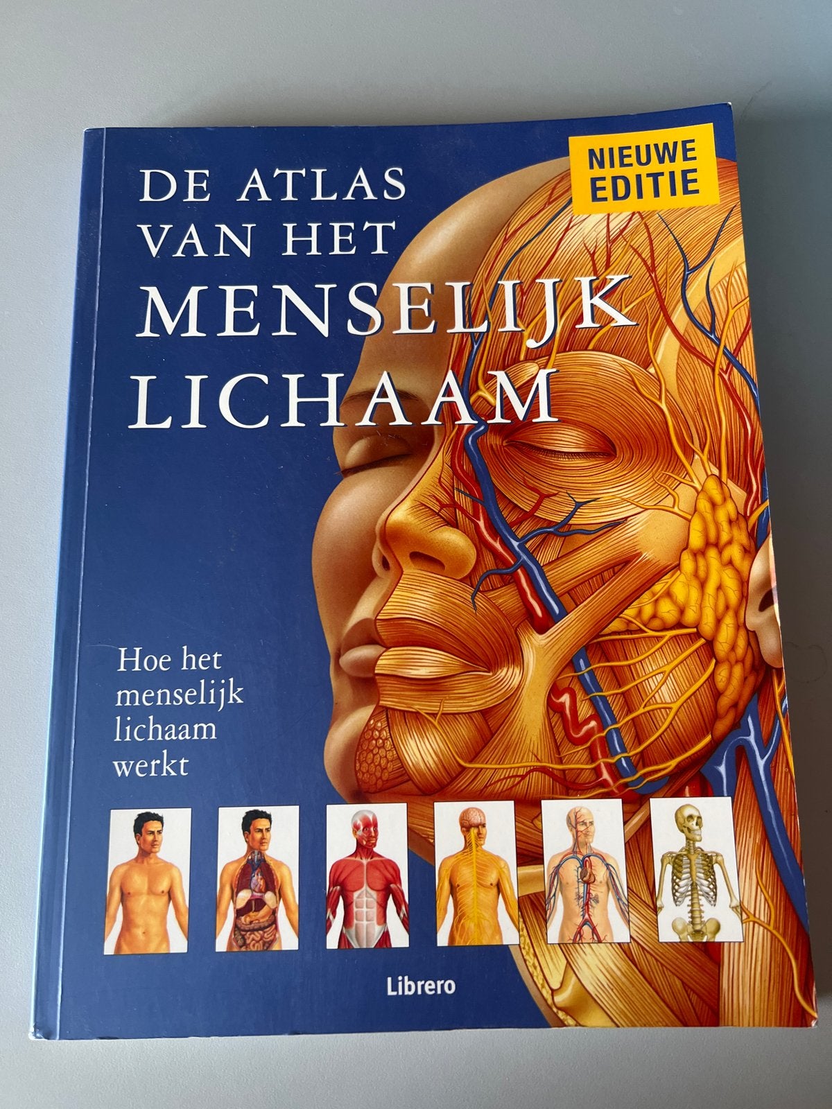 De Atlas van het Menselijk Lichaam - Nieuwe Editie, Boeken, Ophalen of Verzenden, Zo goed als nieuw, Natuurwetenschap