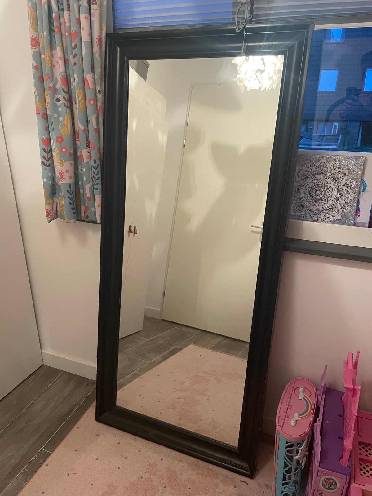 Grote IKEA spiegel met zwarte lijst, Ophalen, Gebruikt, 75 tot 100 cm, 150 tot 200 cm