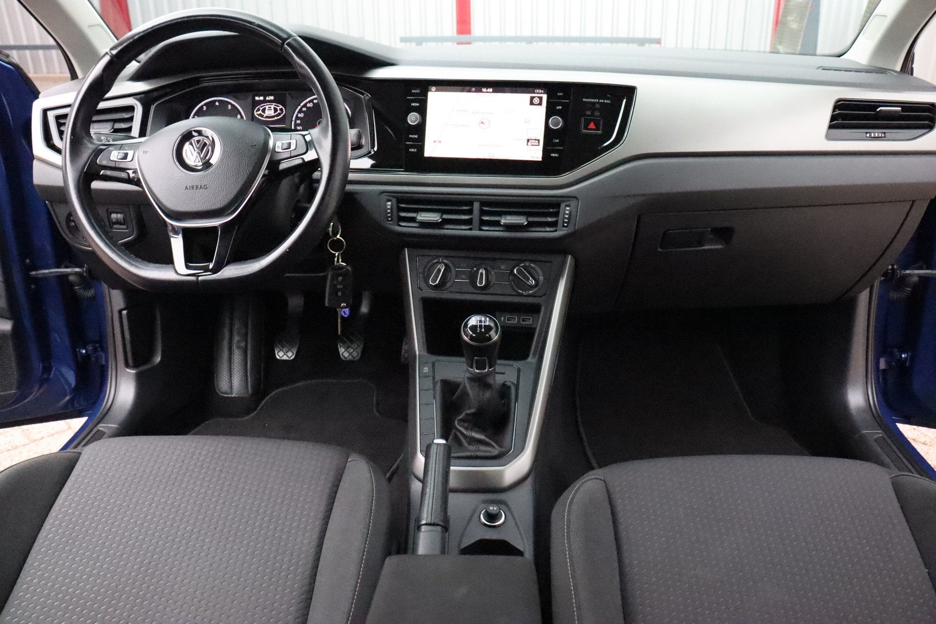 Volkswagen Polo 1.0 TSI Comfortline O.a: Airco, ACC, Navi, C, Auto's, Voorwielaandrijving, Dealer onderhouden, Stof, Gebruikt