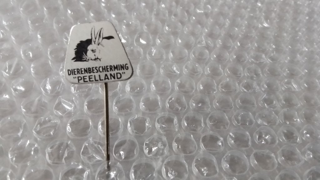 Speldje dierenbescherming Peelland, Ophalen of Verzenden, Zo goed als nieuw, Overige onderwerpen