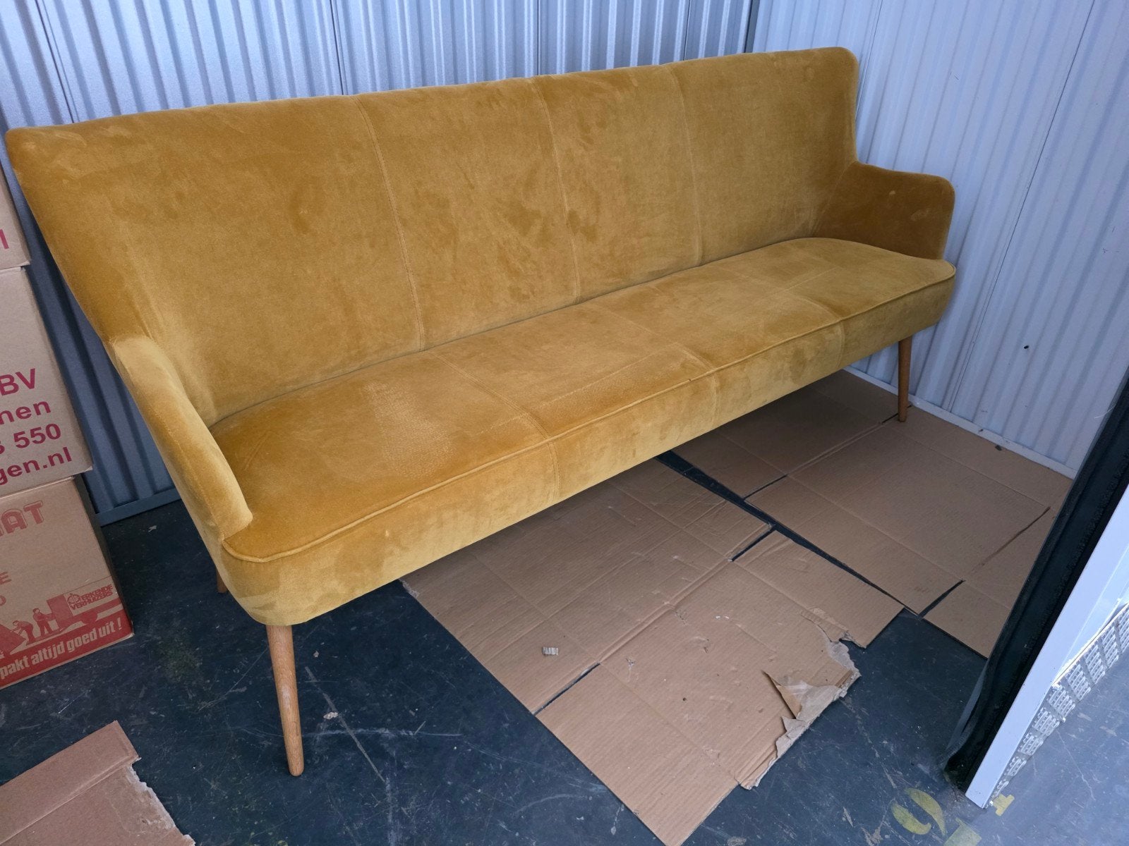 Stijlvolle okergele eettafel bank 205 cm breed, Zgan, Ophalen, 150 tot 200 cm, Driepersoons, 75 tot 100 cm