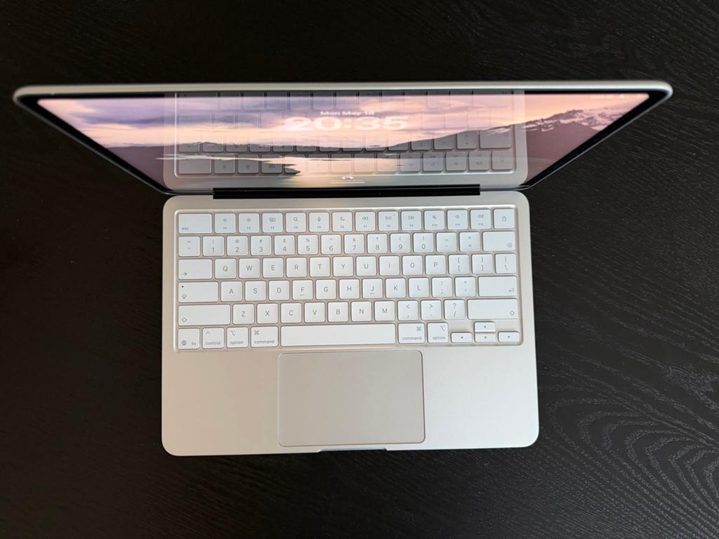 Apple MacBook Neo Zilver 256GB US Keyboard, 256 GB, 2 tot 3 Ghz, Qwerty, 8 GB