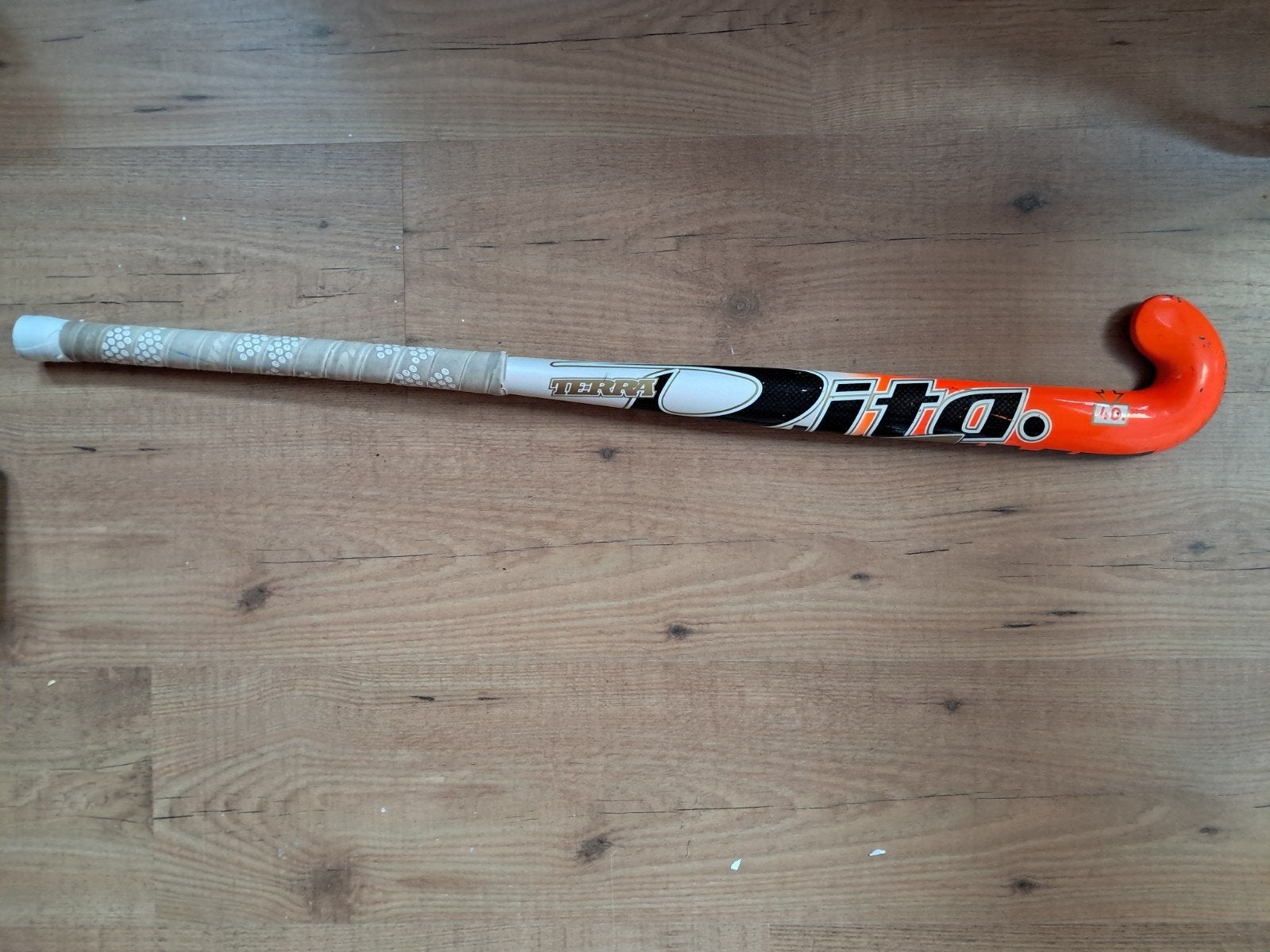 Dita Terra 40 Junior Mid Bow Hockeystick 34 inch, Ophalen, Gebruikt, Stick