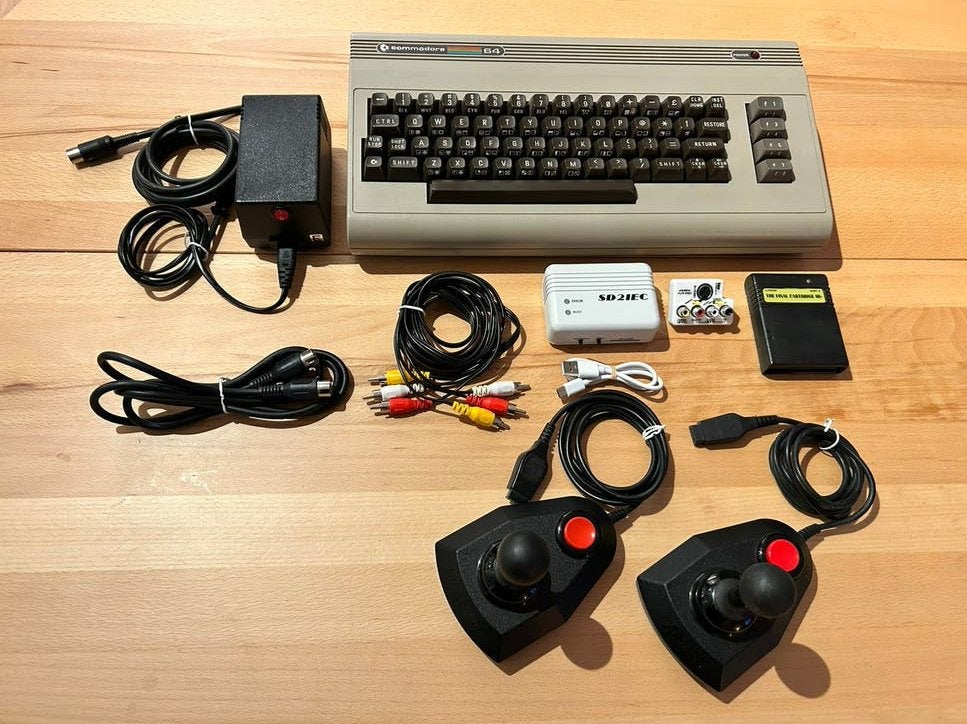 Commodore 64 in excellent condition with accessories, Computers en Software, Ophalen of Verzenden