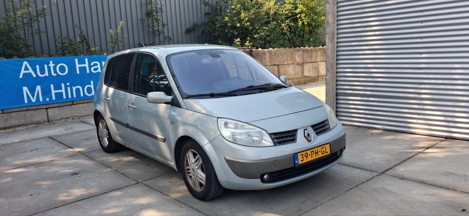 Renault Scénic 2.0 16V 99KW Automaat  nw apk tot augustus202, Auto's, Renault, Stof, 1250 kg, Zwart, 4 cilinders