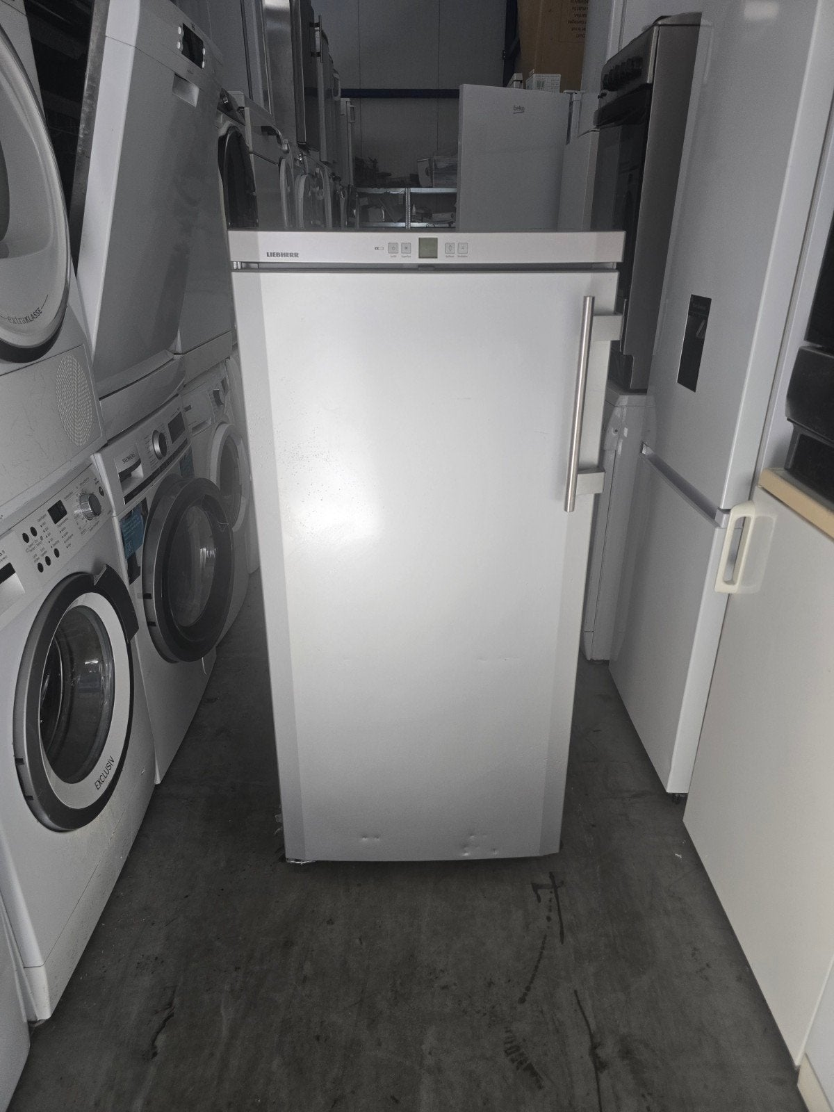 Keurige zilverkleurige Liebherr vrijstaande koelkast!🚚✅️, Zonder vriesvak, 200 liter of meer, Liebherr, Zo goed als nieuw