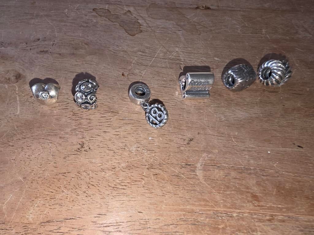 Pandora bedels, new old stock, Sieraden, Tassen en Uiterlijk, Bedels, Pandora, Nieuw, Ophalen of Verzenden, 4 bedels of meer