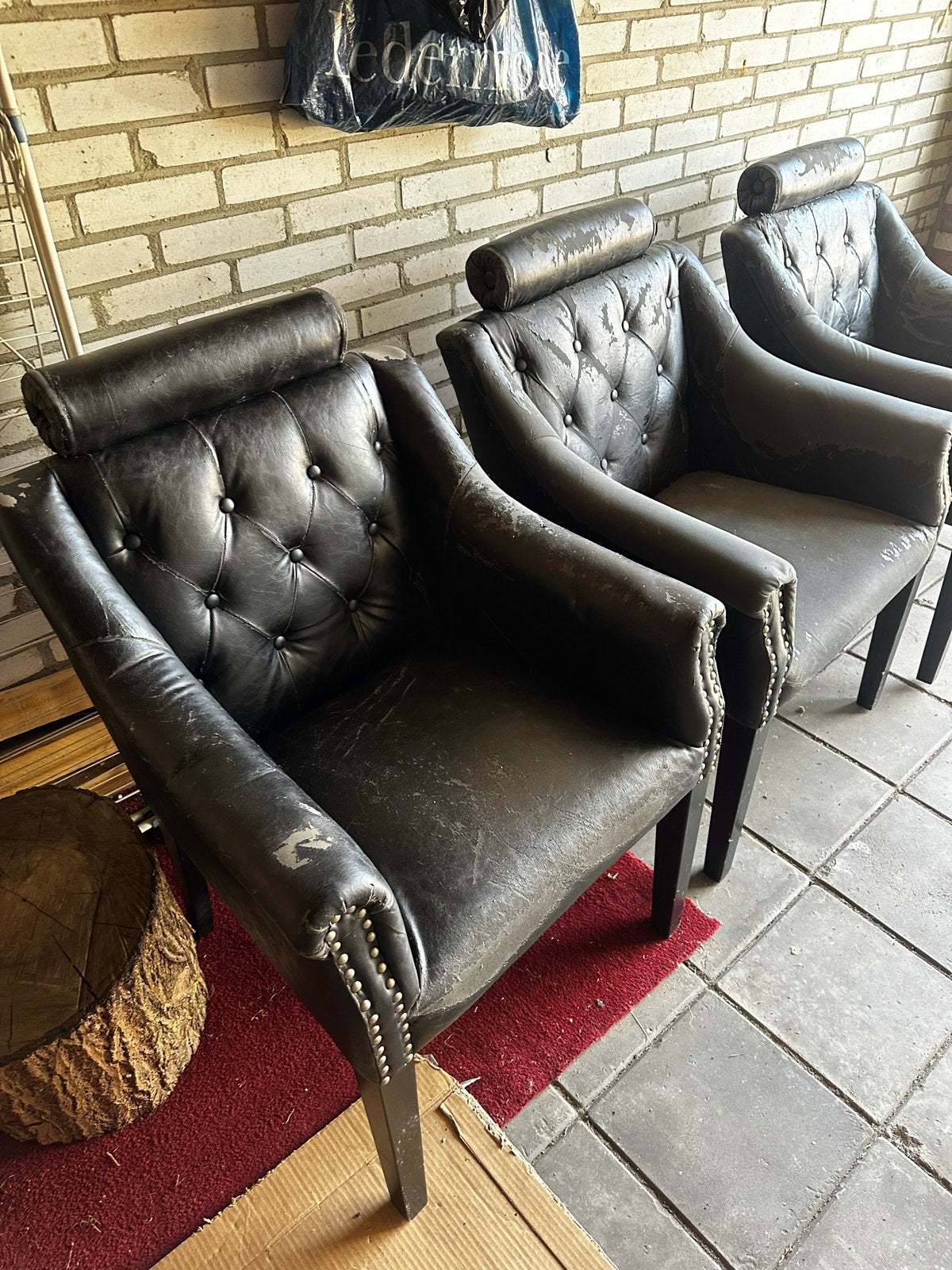 Set van 4 zwarte leren eetkamerstoelen met knopen, Huis en Inrichting, Stoelen, Ophalen, Gebruikt, Zwart, Leer