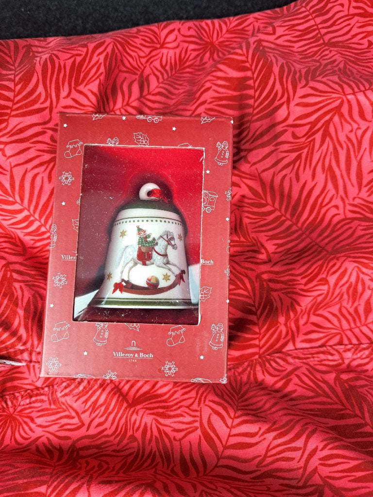 NIEUW IN DOOS VILLEROY EN BOCH KERSTBEL HANGER GROEN, Diversen, Ophalen of Verzenden, Zo goed als nieuw