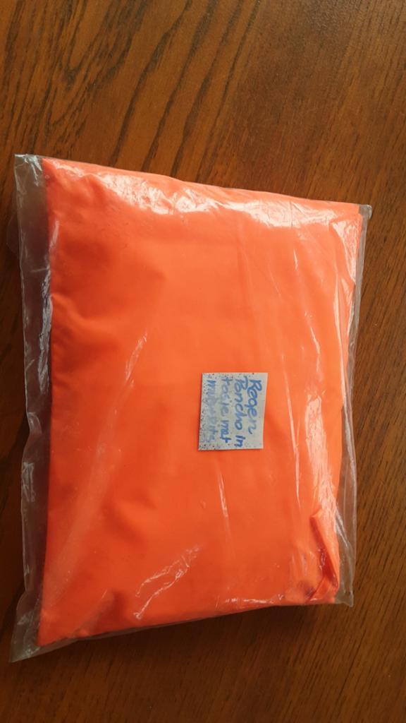 Nieuwe regenponcho met capuchon in handig tasje, Ophalen of Verzenden, Nieuw, Regenpak, Heren