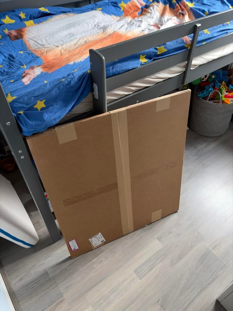Halfhoogslaper met extra wandje - Gebruikt, Kinderen en Baby's, Kinderkamer | Stapelbedden en Hoogslapers, Ophalen, Zo goed als nieuw
