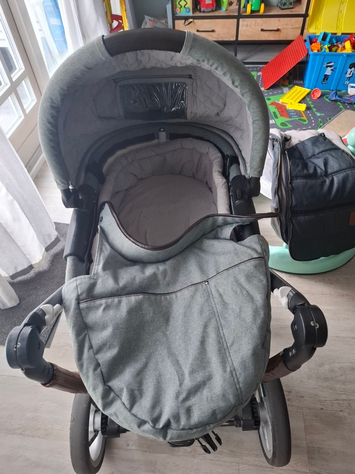 Mutsy evo kinderwagen met reiswieg en buggy inzet, Ophalen, Gebruikt, Mutsy, Met reiswieg