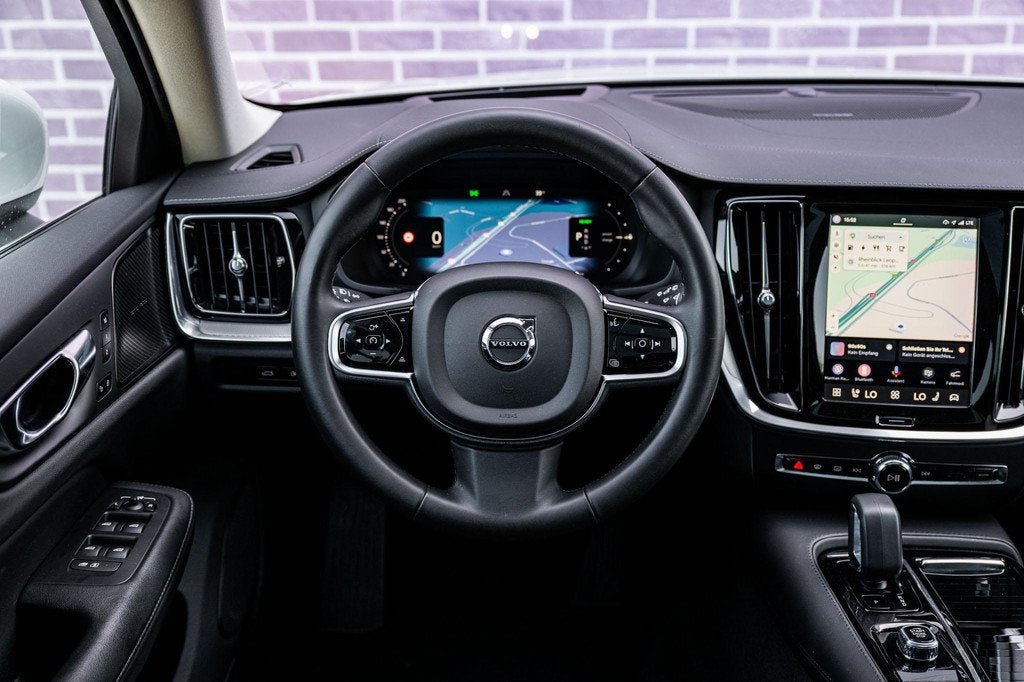 Volvo V60 2.0 T8 Plug-in hybrid AWD Ultimate Bright | Adapti, 12 maanden, Euro 6, 4 cilinders, 180 min