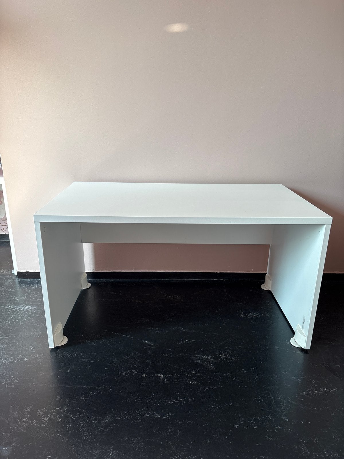 IKEA SMÅSTAD Bureau - Wit, Zo goed als nieuw, Ophalen, Zo goed als nieuw, IKEA, Kinderbureau