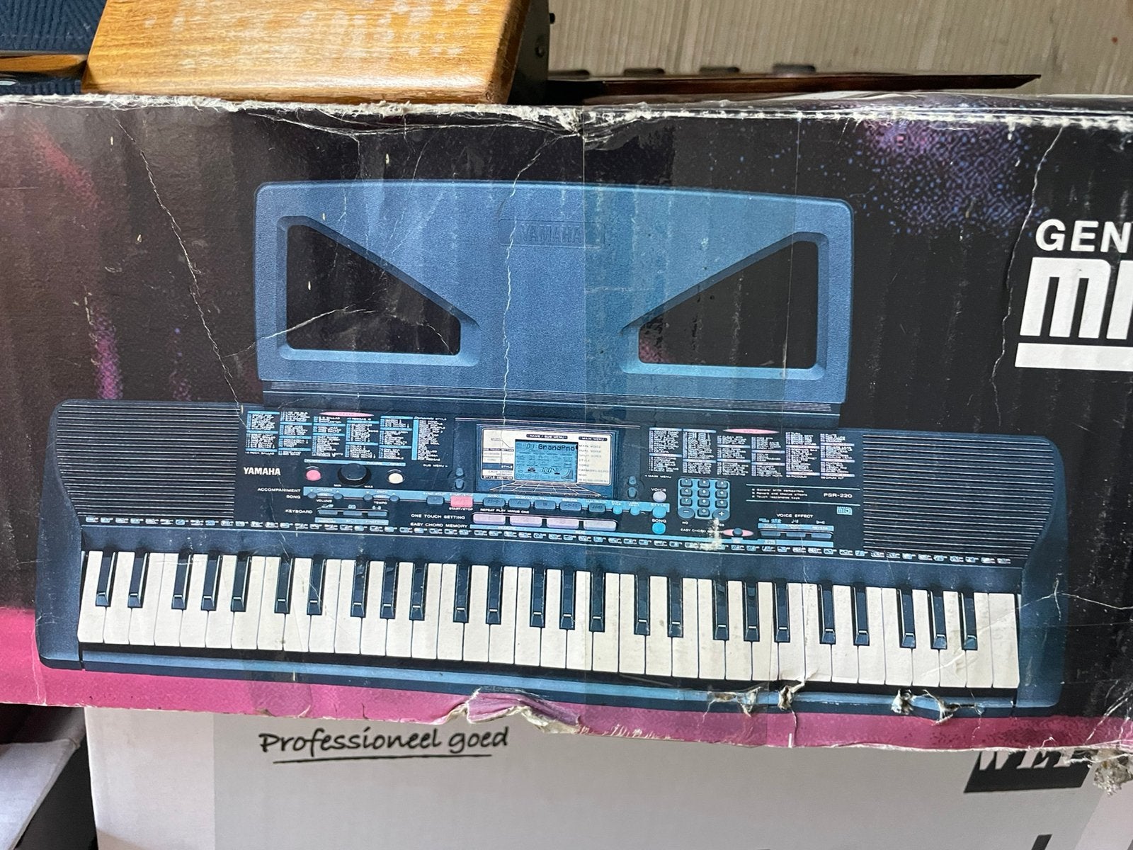 Yamaha PSR-220, Ophalen of Verzenden, Zo goed als nieuw, 61 toetsen, Yamaha