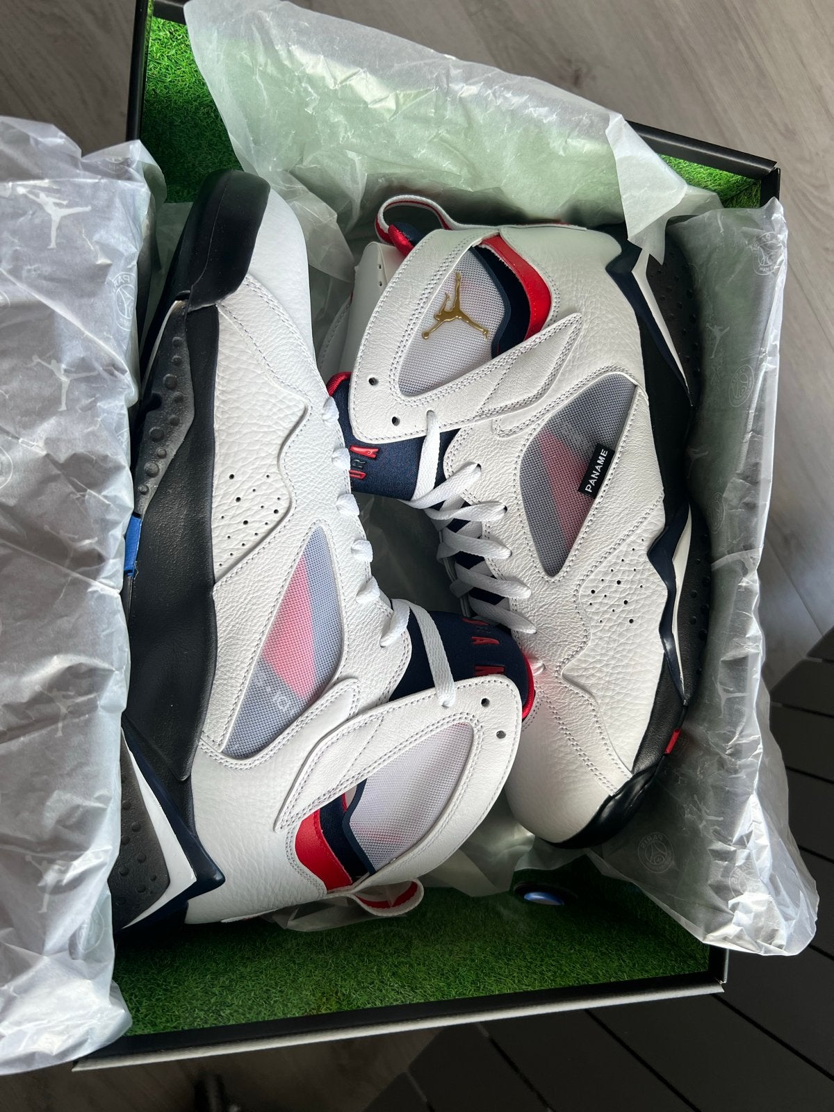 Air Jordan 7 Retro BCFC PSG Paris Saint-Germain Sneakers, Ophalen of Verzenden, Nieuw, Wit, Sneakers of Gympen