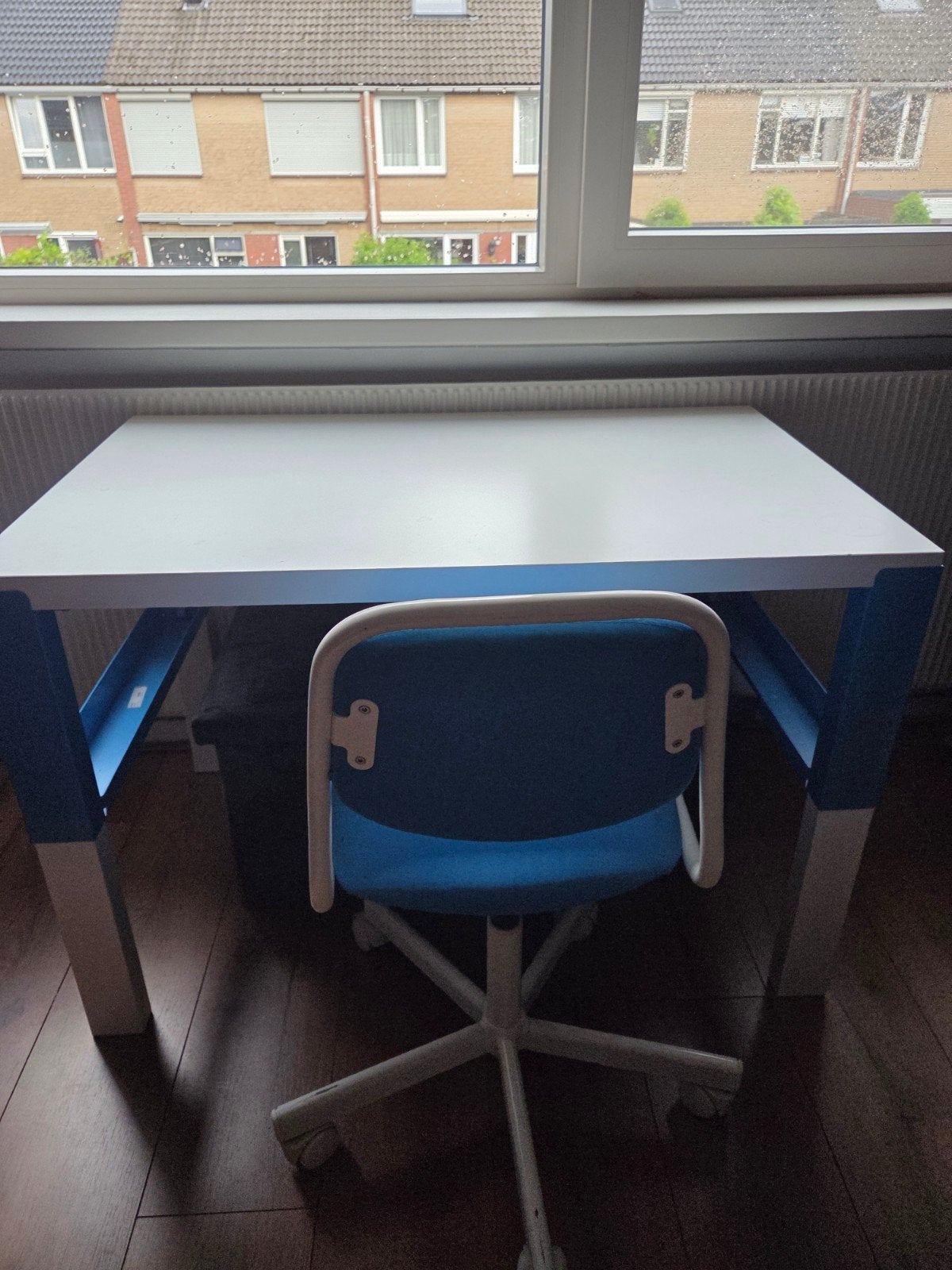 Leuk bureau van ikea, Huis en Inrichting, Bureaus, Ophalen, Gebruikt, IKEA, Blauw