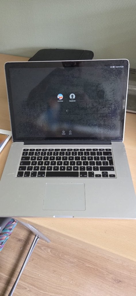 apple mac book, Computers en Software, Apple Macbooks, Gebruikt, 2 tot 3 Ghz, Onbekend, Ophalen