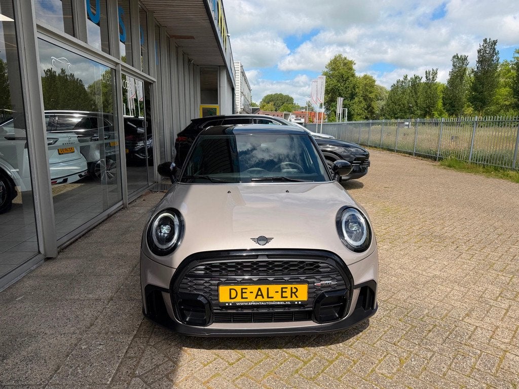 Mini 5-Deurs 1.5 Cooper John Cooper Works, Auto's, Mini, Voorwielaandrijving, Gebruikt, Automatische klimaatregeling, Origineel Nederlands