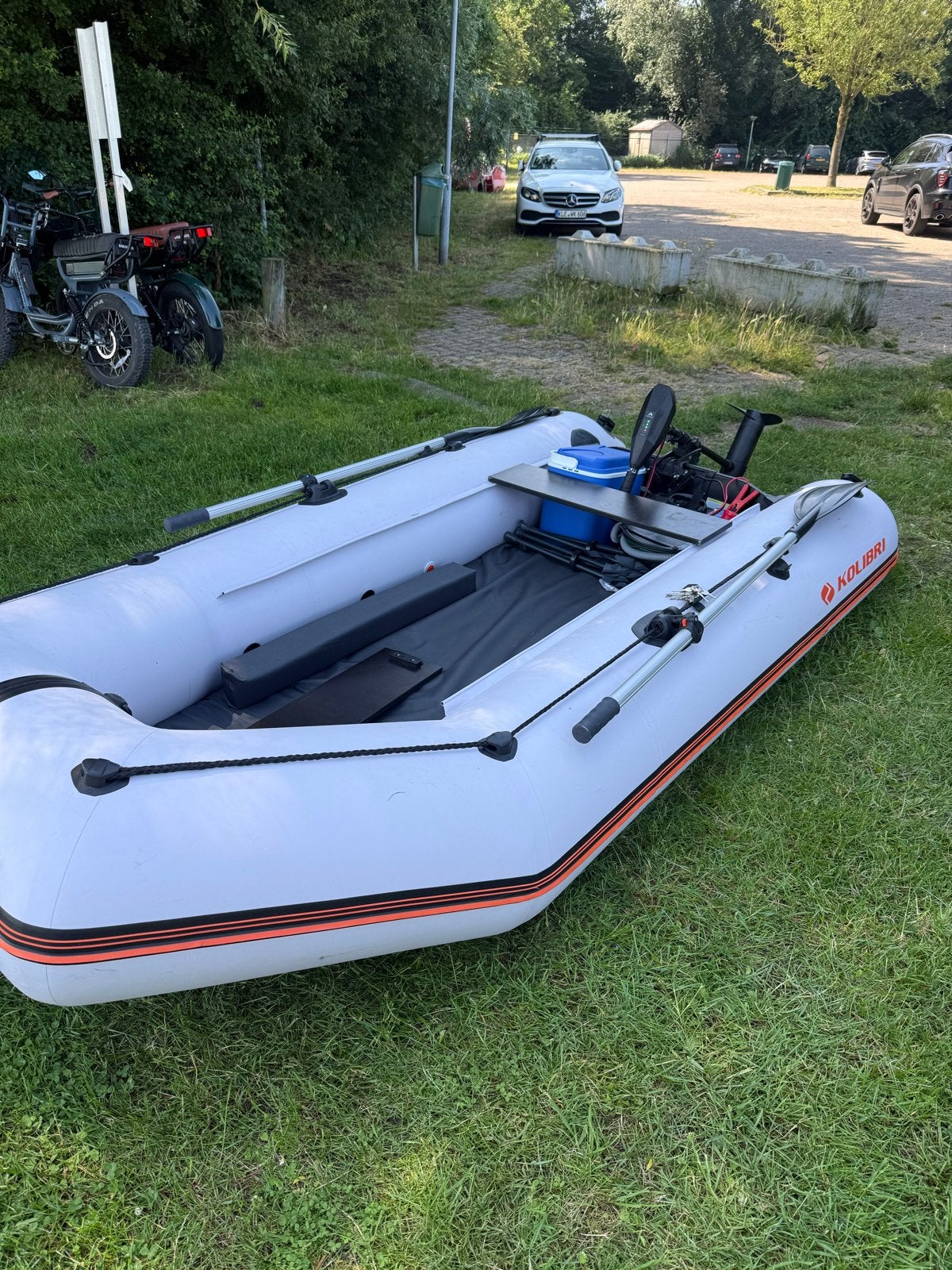 Kolibri KM-330B Opblaasboot met elektromotor en accu, Watersport en Boten, Ophalen, Zo goed als nieuw