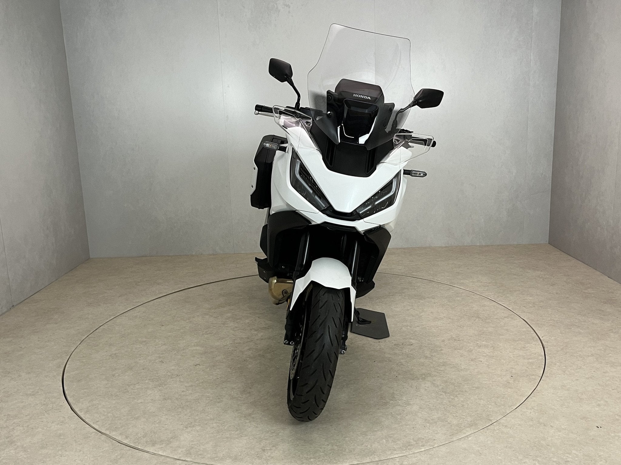 Honda NT 1100 DCT ABS (bj 2024), Cco@honda-eu.com, Stroombaan 4
1181 VX  Amstelveen, Honda Motor Europe Ltd, Bedrijf