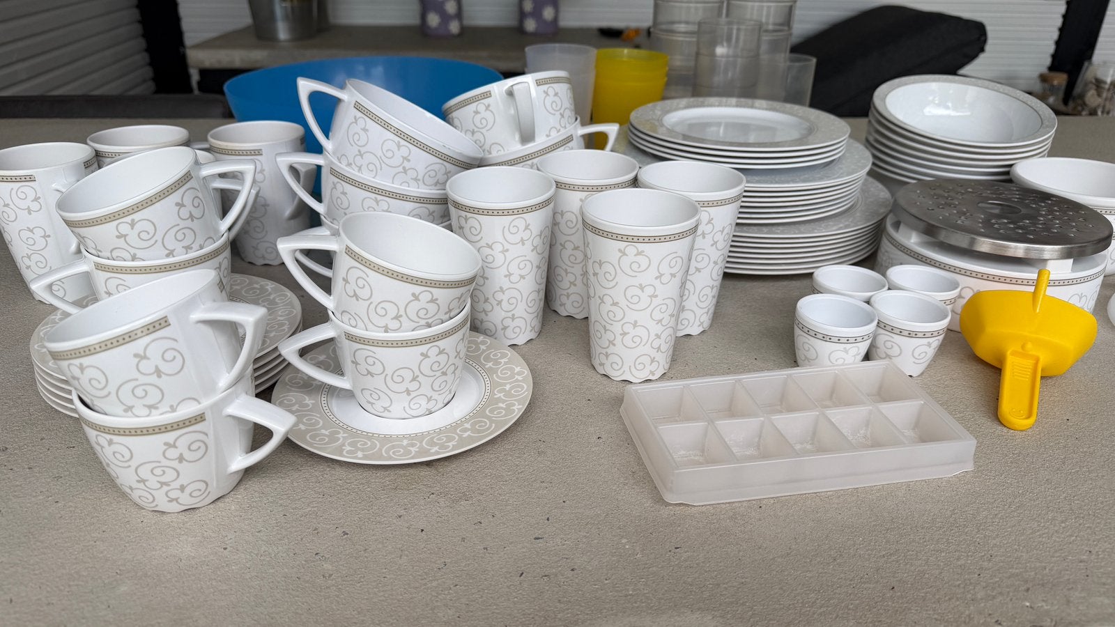 Mepal Rosti zeer uitgebreid servies en bekers, Caravans en Kamperen, Kampeeraccessoires, Ophalen of Verzenden, Gebruikt