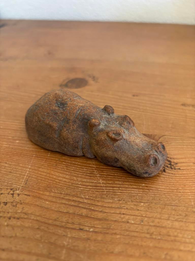Tremar pottery hippo- nijlpaard uit Cornwall, Ophalen of Verzenden, Gebruikt, Wild dier, Beeldje of Figuurtje