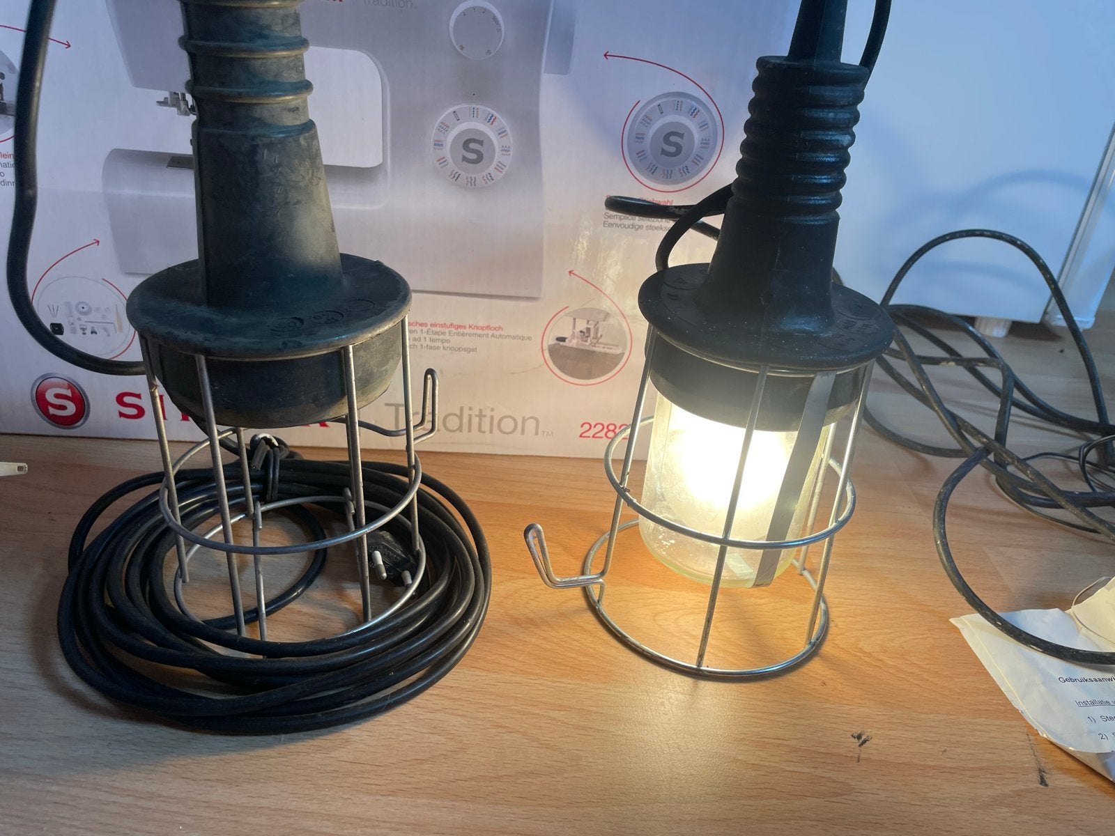 Vintage bouwlamp / werkplaatslamp (2 stuks), Metaal, Overige merken, Gebruikt, Grijs