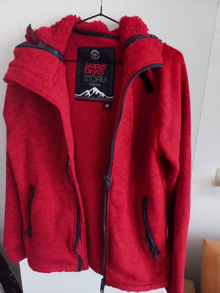Superdry Storm herenjas rood maat M 175-181 cm lengte slank, Ophalen, Maat 48/50 (M), Gedragen, Rood