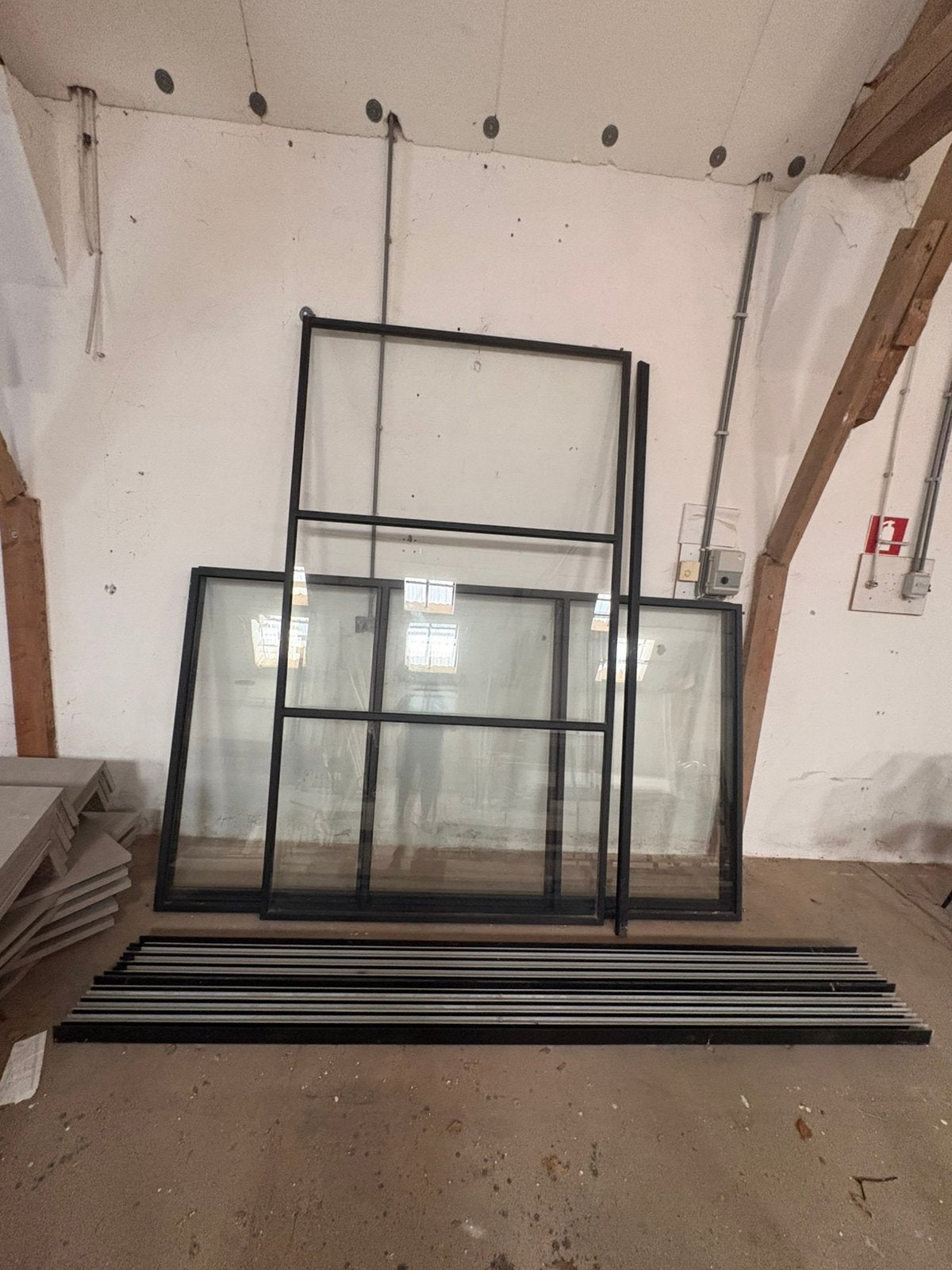 Glazen wanden zwart frame, Ophalen, 160 cm of meer, Zo goed als nieuw, Glasplaat