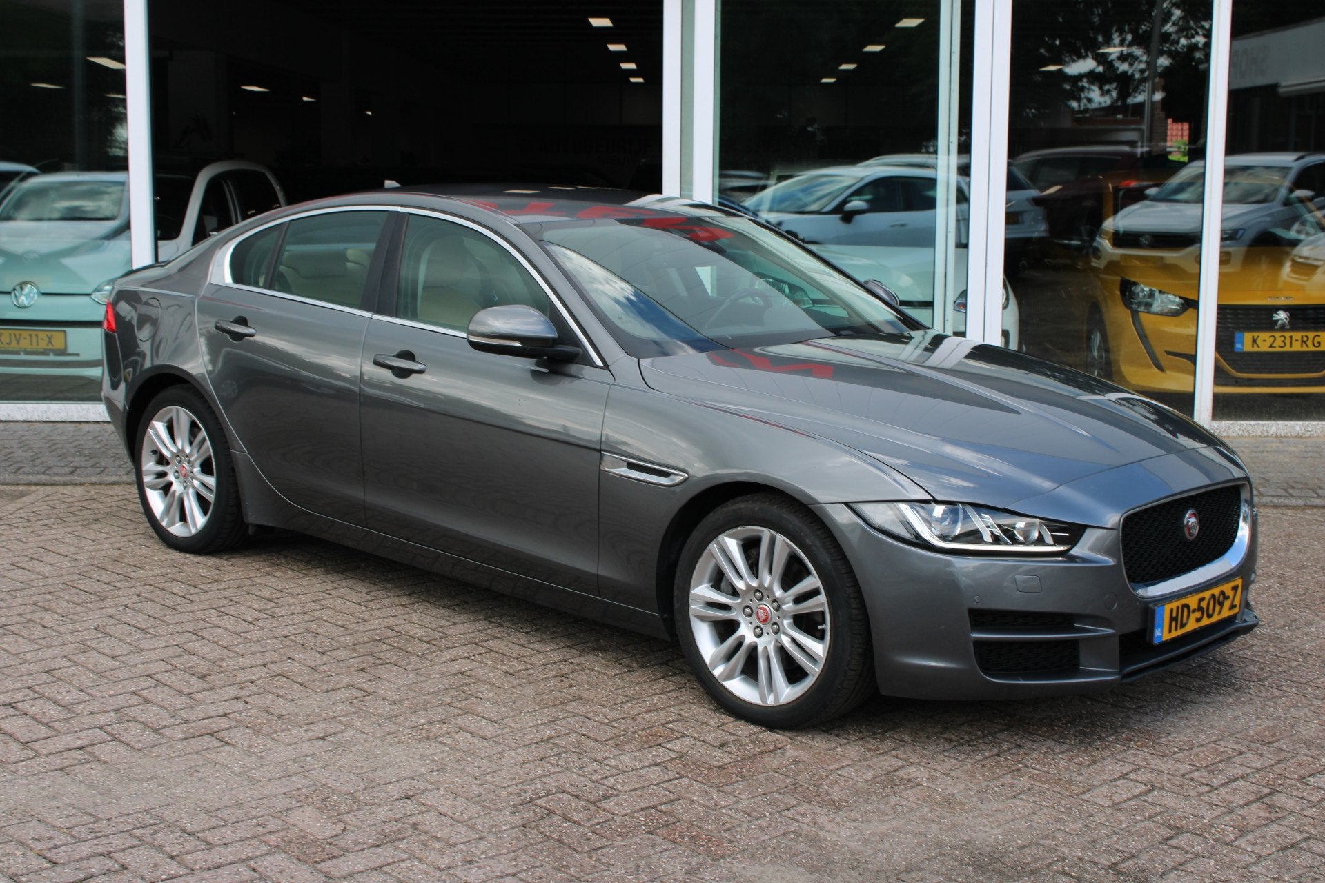 Jaguar XE 2.0 Portfolio//Navi//Camera//Automaat!, Achterwielaandrijving, 4 cilinders, XE, Sedan