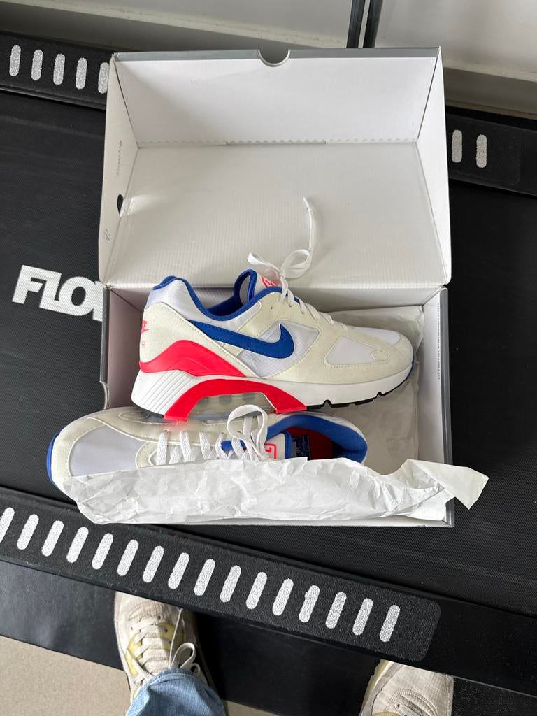 Nike Air Max 180 OG Ultramarine - Maat 44, Kleding | Heren, Schoenen, Wit, Nieuw, Ophalen of Verzenden, Sneakers of Gympen