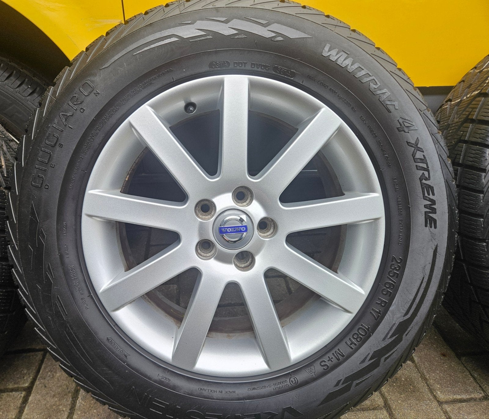 Winterbanden 235 65 R17 + velgen Volvo XC90, Auto-onderdelen, Ophalen, Gebruikt, Banden en Velgen, 17 inch