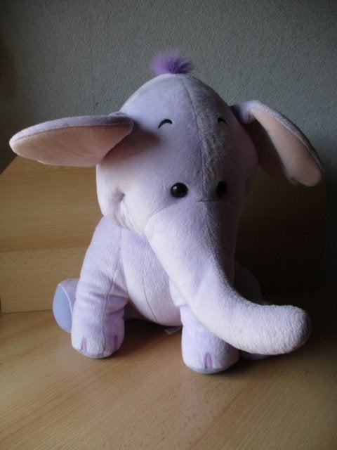 Disney Winnie de Poeh Lollifant pluche  38cm  Fisher-Price, Ophalen of Verzenden, Overige figuren, Zo goed als nieuw, Beeldje of Figuurtje