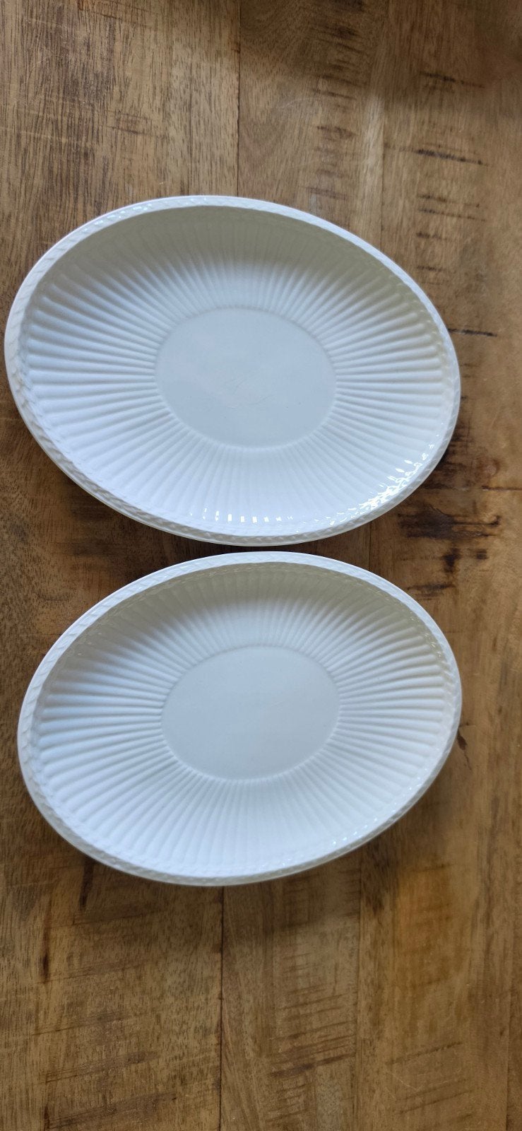 2 Wedgwood Edme ovale serveerschalen/ vleesschalen 23 cm, Huis en Inrichting, Ophalen, Schaal of Schalen, Zo goed als nieuw, Wedgwood