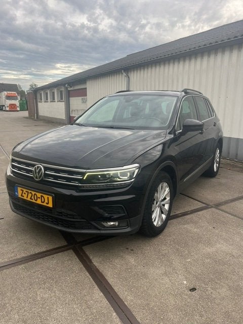 Volkswagen Tiguan 1.5 TSI ACT 150pk 2019 Zwart, Auto's, Voorwielaandrijving, 4 cilinders, Lichtsensor, Zwart