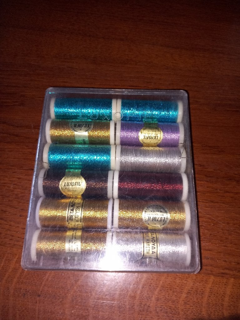 6 dozen met 12 rolletjes gouddraad in verschillende kleuren., Hobby en Vrije tijd, Ophalen of Verzenden, Nieuw