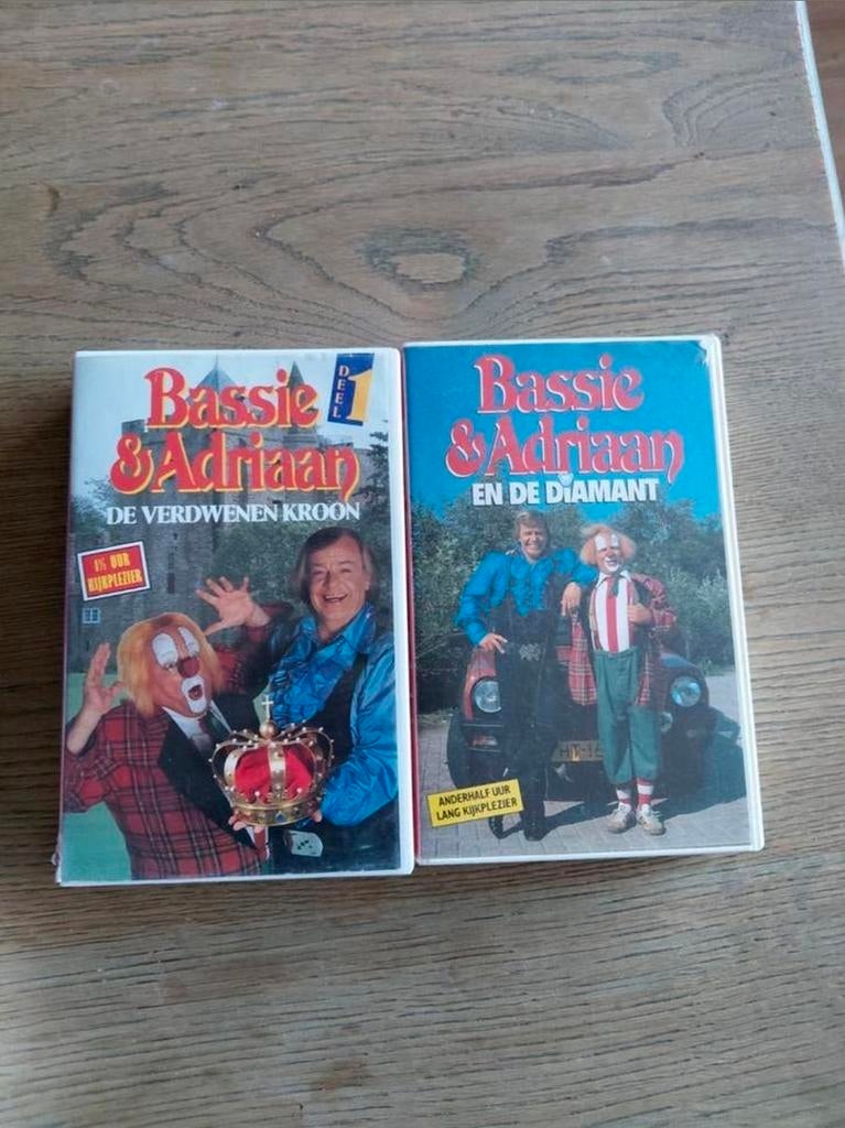 Basse en Adriaan De Kroon & Diamant CNR videobanden., Cd's en Dvd's, VHS | Kinderen en Jeugd, Gebruikt, Alle leeftijden, Kinderprogramma's en -films