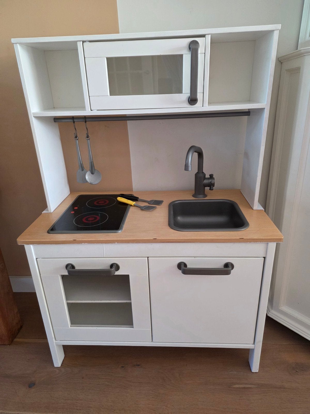 Ikea keukentje Duktig wit in heel nette staat, Ophalen, Zo goed als nieuw, Hout, Speelkeuken