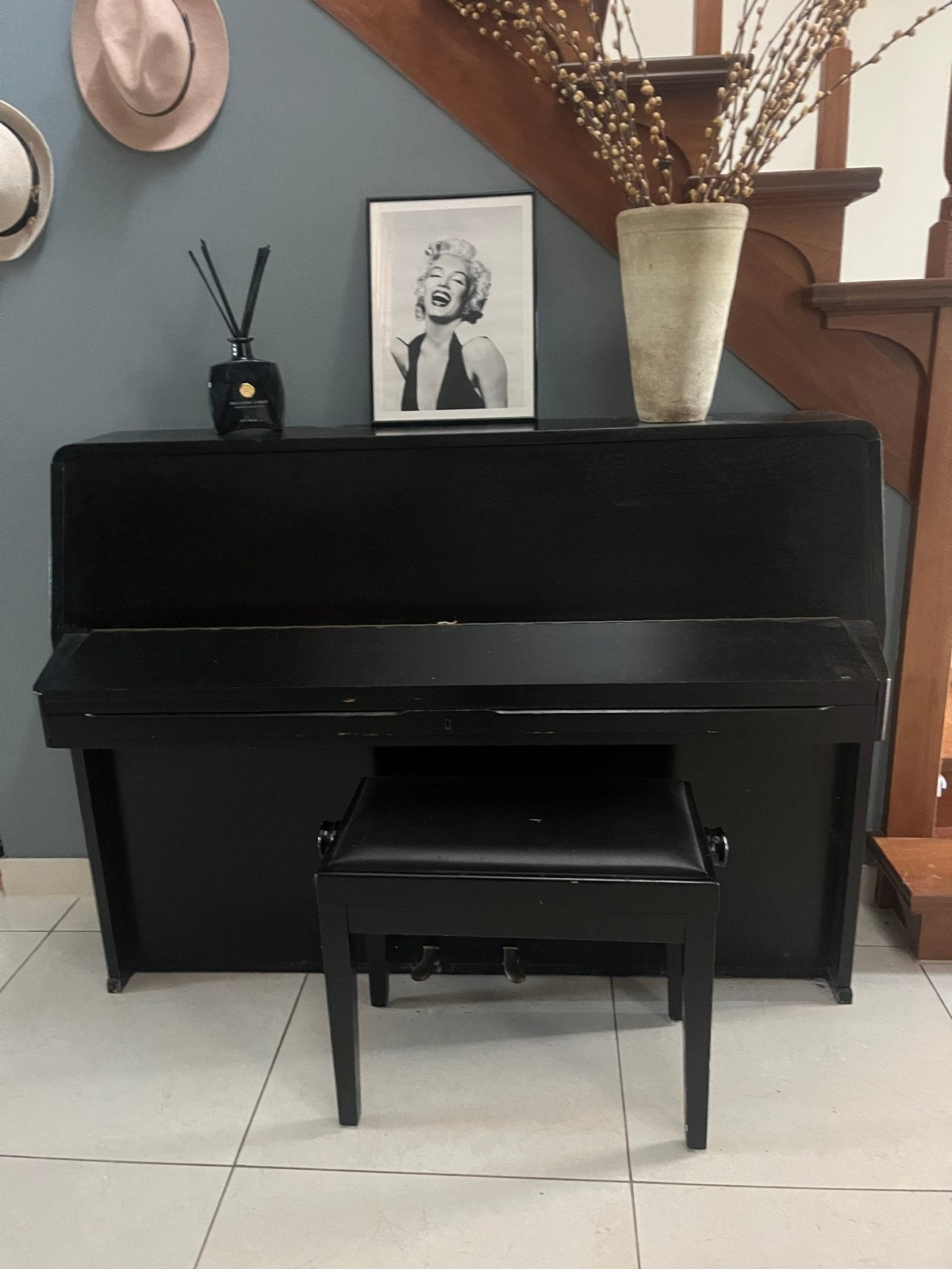 Zwarte piano met kruk - 2 snaren moeten vervangen, Ophalen, Gebruikt, Zwart, Piano