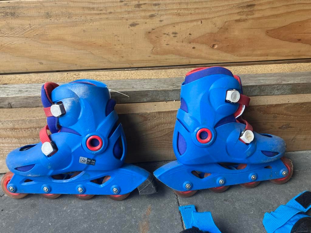 Skeelers met bescherming en helm - Maat 32-34, Gebruikt, Kinderen, Inline skates 4 wielen, Ophalen