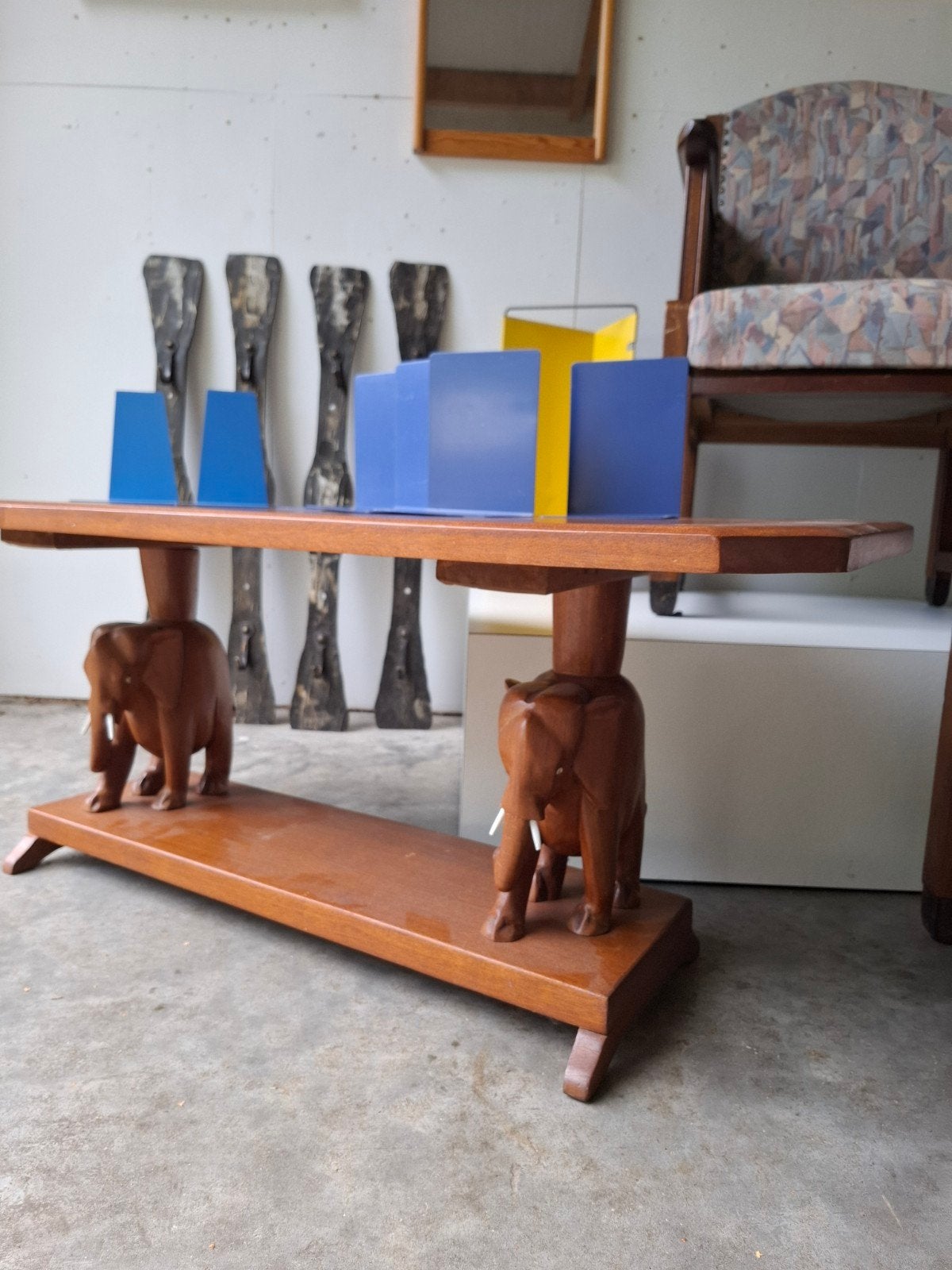 Vintage tafel hout retro design olifant coffeetable, Huis en Inrichting, Ophalen, 50 – 75, Gebruikt, 100 tot 150 cm