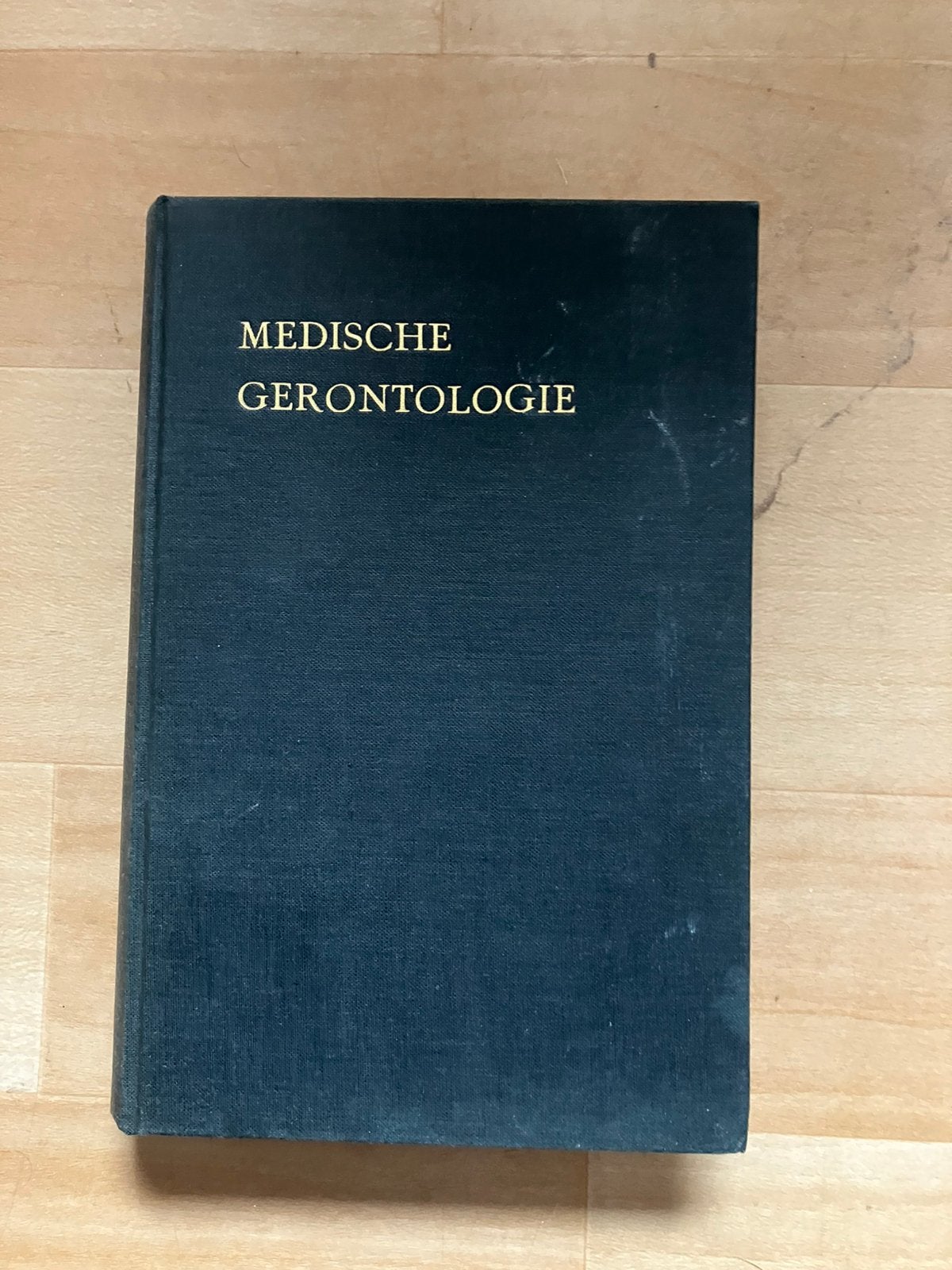Medische Gerontologie (ouderezorg), Boeken, Studieboeken en Cursussen, Ophalen of Verzenden, Alpha, Gelezen