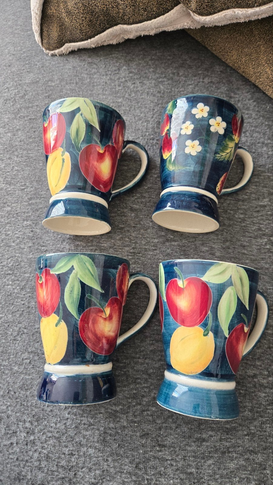 Vics hand geschilderd mokken 4x motief fruit, Antiek en Kunst, Ophalen of Verzenden