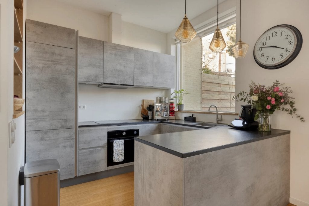Moderne keuken (5 jaar oud) met schiereiland + apparatuur, Ophalen, Gebruikt, U-keuken, Graniet of Steen