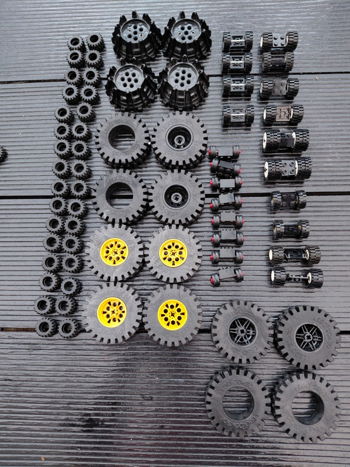 Grote partij LEGO Technic wielen en rupsbanden, Ophalen of Verzenden, Gebruikt