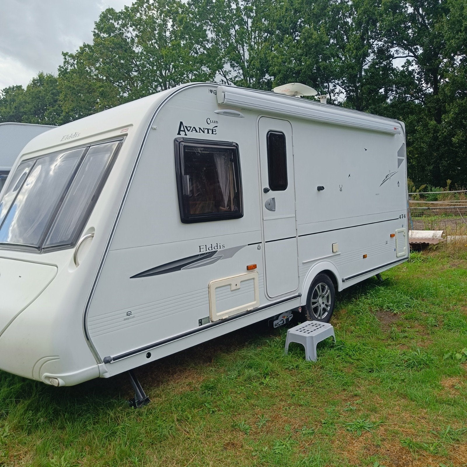 ELDDIS AVANTE 474 "2011+MOVER+CASSETTELUIFEL+ VAST BED IZGS, Caravans en Kamperen, Standaardzit, Elddis, Frans bed, Bedrijf